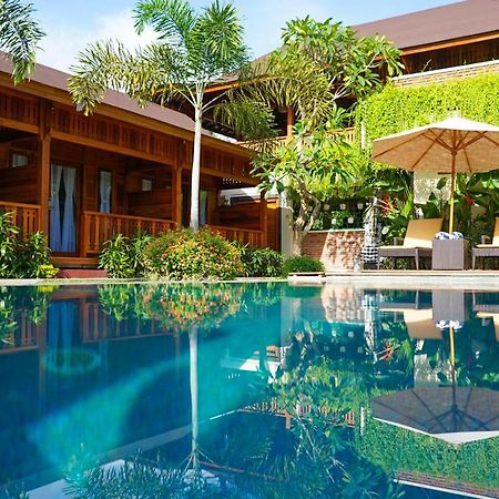 La'Villaris Hotel & Resto Kuta  Экстерьер фото