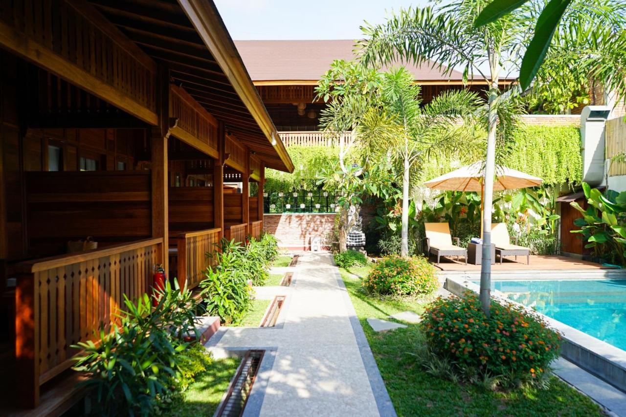 La'Villaris Hotel & Resto Kuta  Экстерьер фото