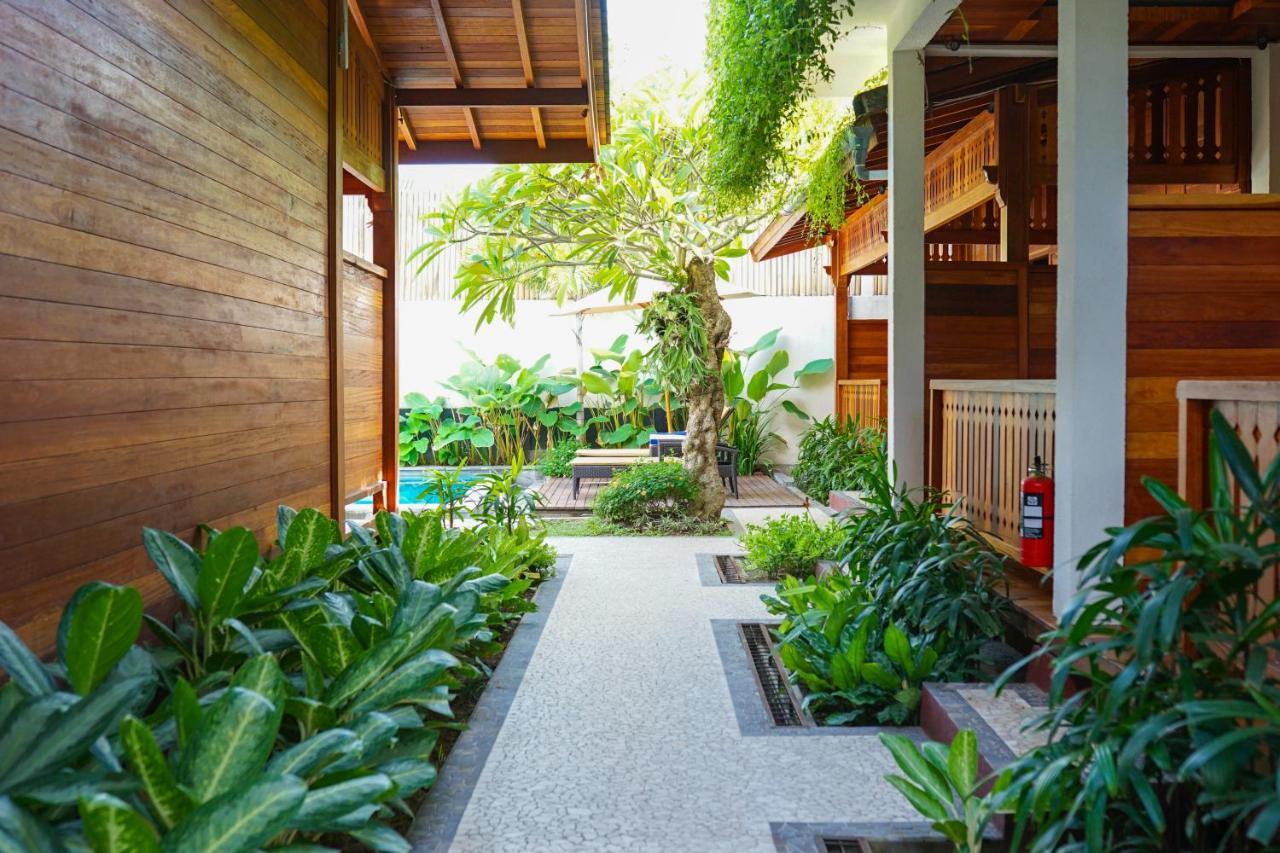 La'Villaris Hotel & Resto Kuta  Экстерьер фото