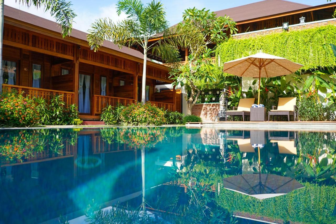 La'Villaris Hotel & Resto Kuta  Экстерьер фото